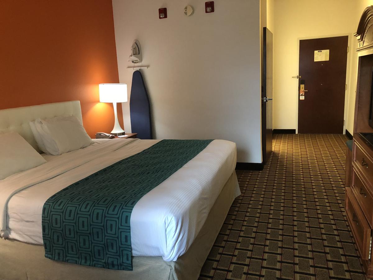 Howard Johnson By Wyndham Airport Louisville Exterior foto